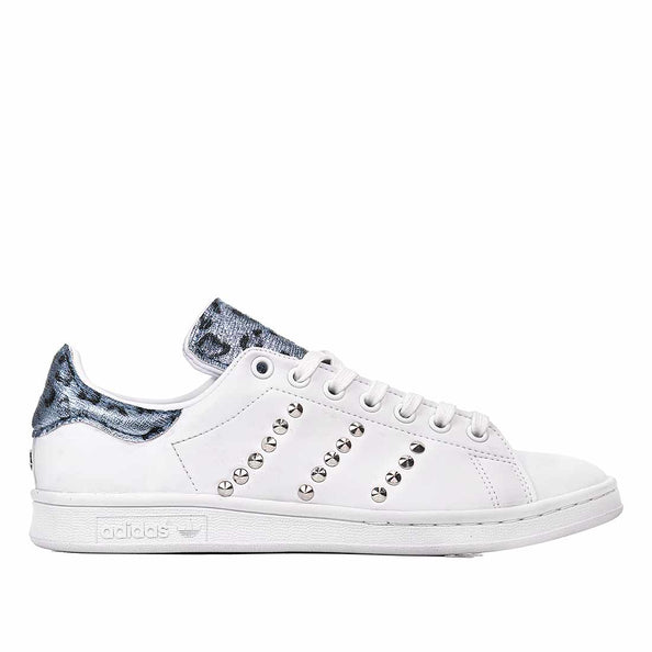 scarpe adidas stan smith bianche con borchie e dettagli animalier effetto leopardato metallizzato