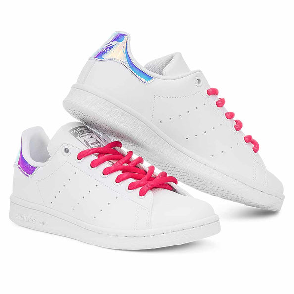 Stan smith bianche con lacci fucsia fluo e iridescenza