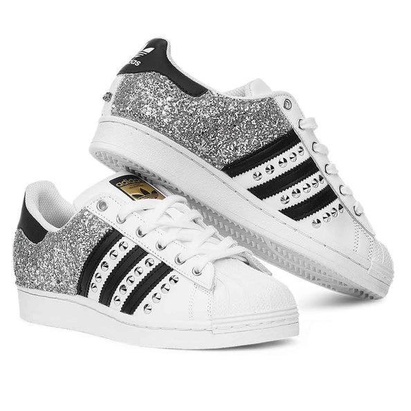 Adidas superstar bianche con borchiette argento e glitter argento