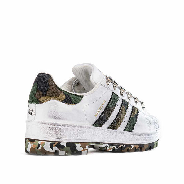 Adidas superstar con tessuto militare suola carrarmato camouflage gancetti argento ed effetto dirty