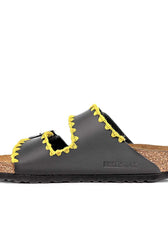 Personalizzazione Birkenstock Arizona nere con Ricamo Giallo - Outlet