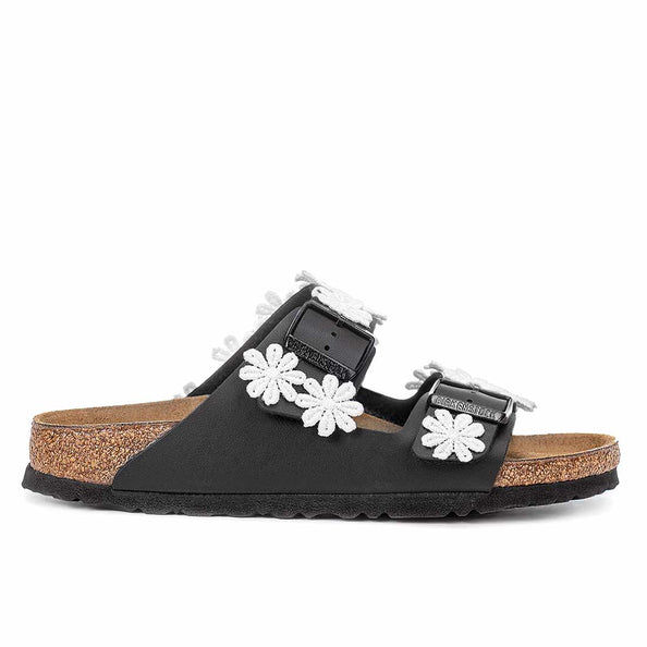 Ciabatte Birkenstock ricamate con fiori bianchi
