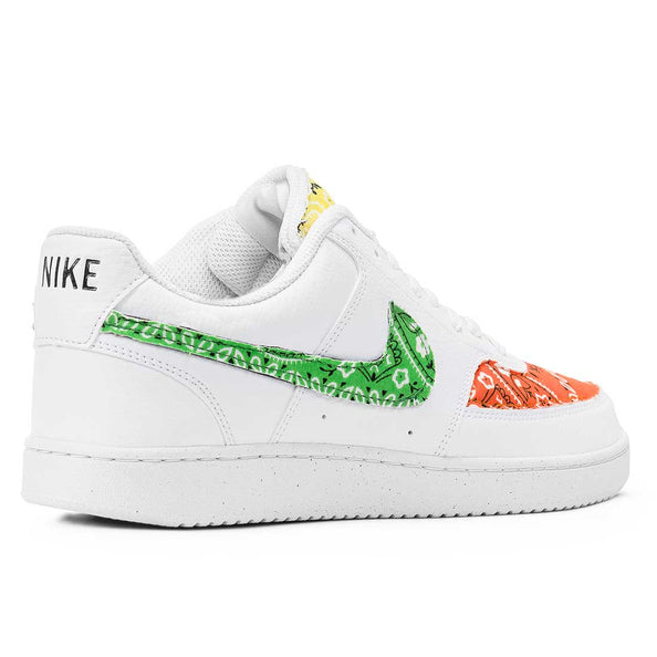 Scarpa da ginnastica nike con effetto bandana verde arancio e giallo 