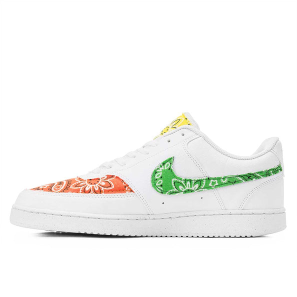 Scarpa da ginnastica nike bianca con bandane colorate