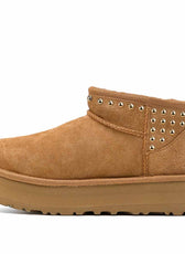 UGG ultra mini platform marroni con borchie tonde oro