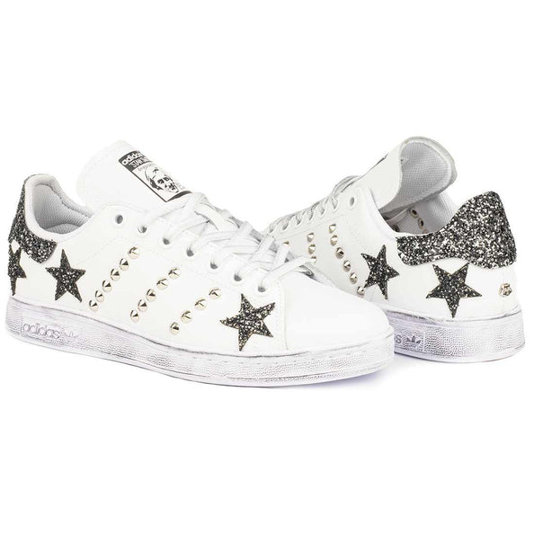 adidas stan smith con borchie e brillantini neri a forma di stelle