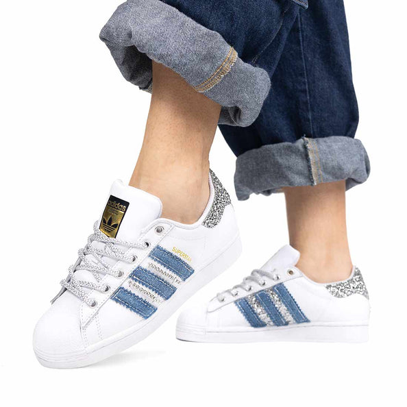 adidas superstar bianca con inserti in denim e tessuto glitter argento con strass