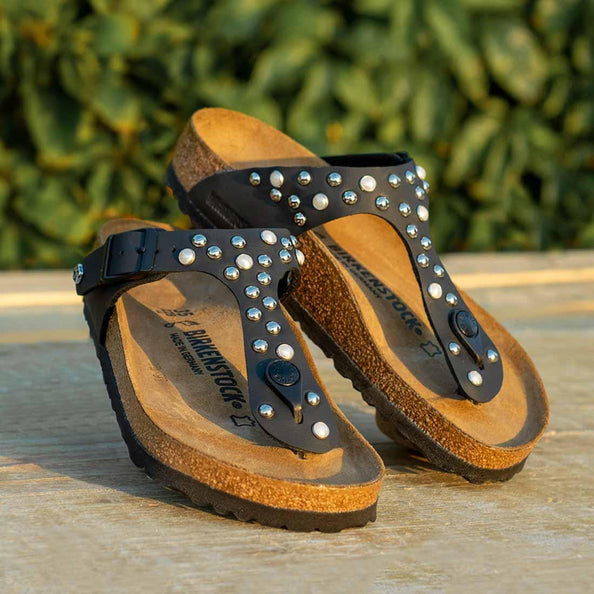 birkenstock gizeh nere con perle e borchie argento