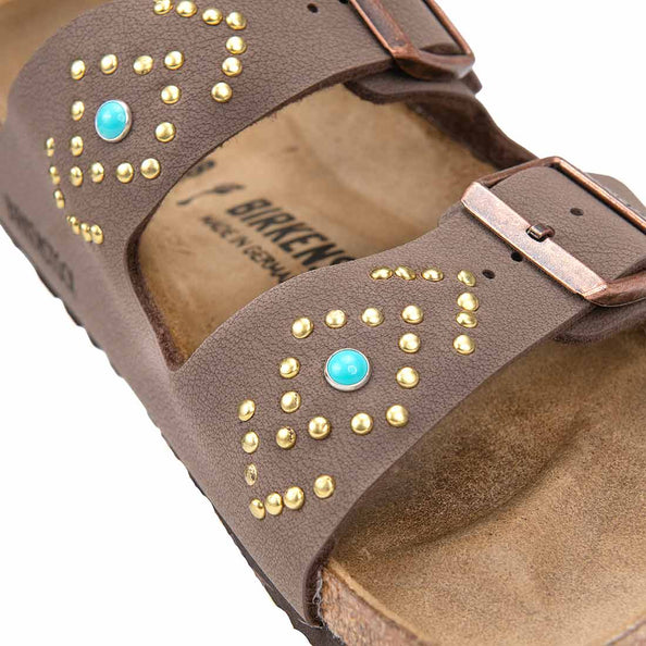 Ciabatte birkenstock con cabochon azzurro e borchiette oro