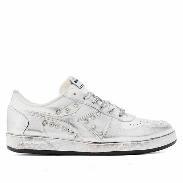 Diadora con borchie effetto vintage street-style