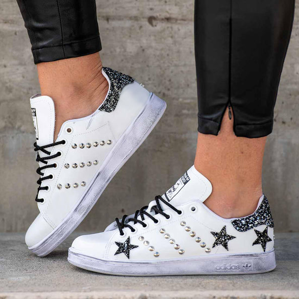 scarpe adidas stan smith personalizzate con glitter nero e borchie 