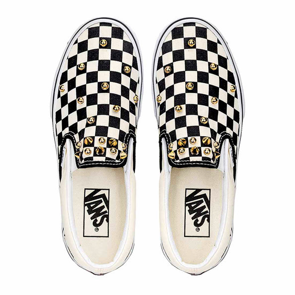 vans slip on a scacchi con borchie oro