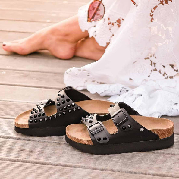 ciabatte birkenstock con zeppa e borchie papillio arizona nere