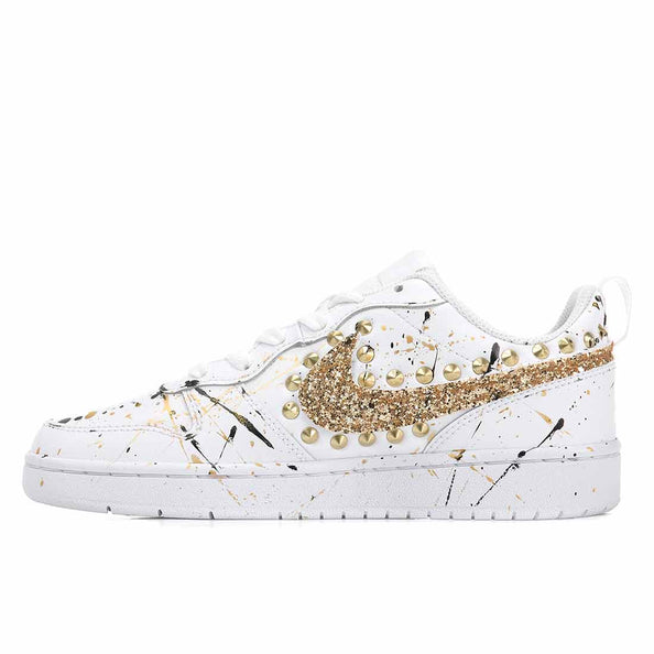 nike personalizzate bianche con glitter oro e borchiette a cono