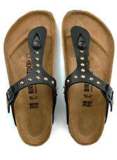 Sandali birkenstock borchiati modello gizeh con borchie a cuneo colore oro